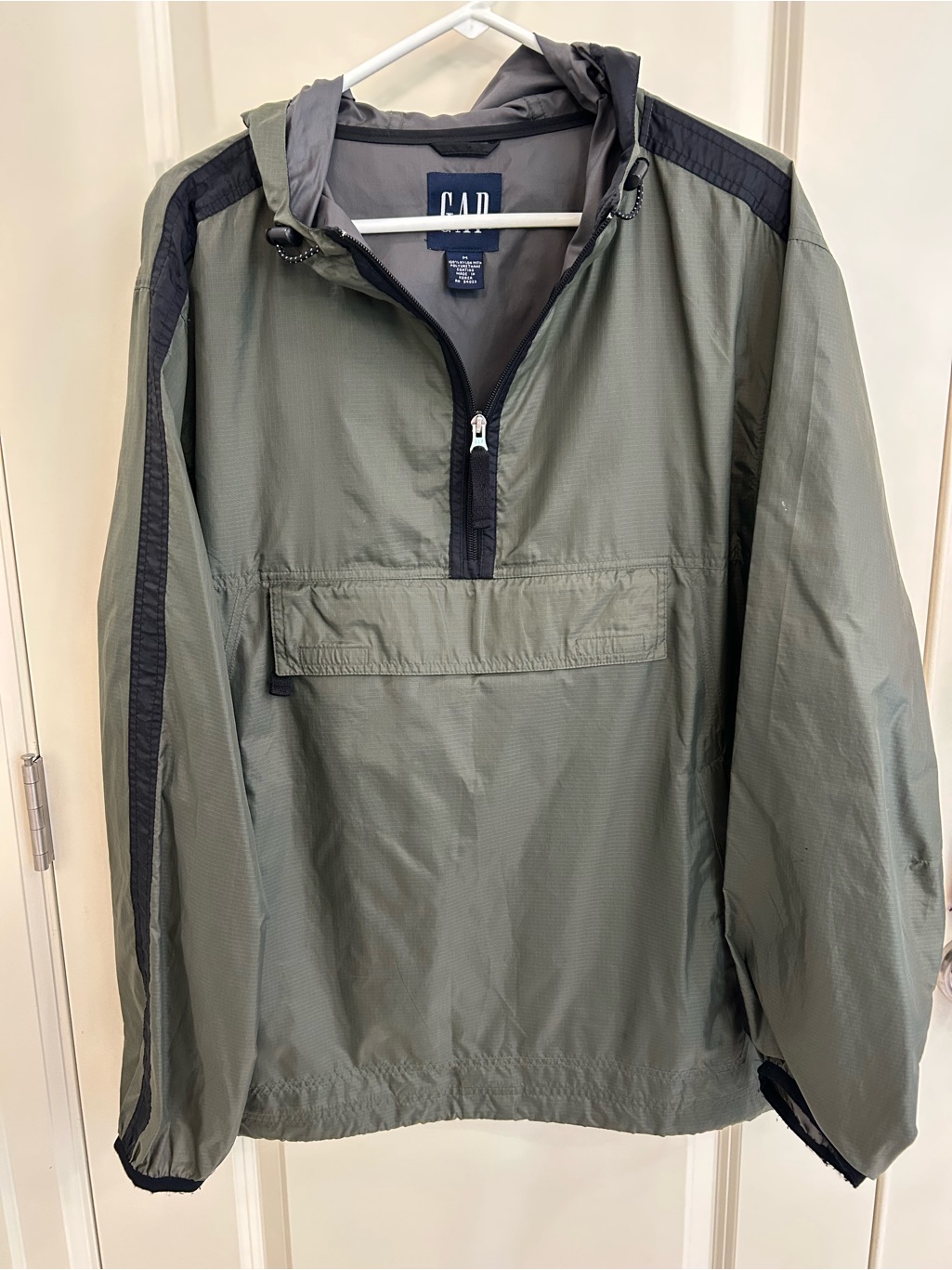 Gap Olive Green Windbreaker Pullover With Black Trim